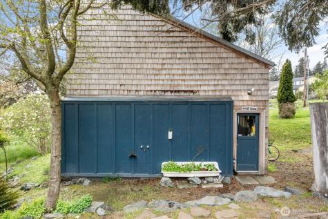1060 Halsey Drive Coupeville WA 98239