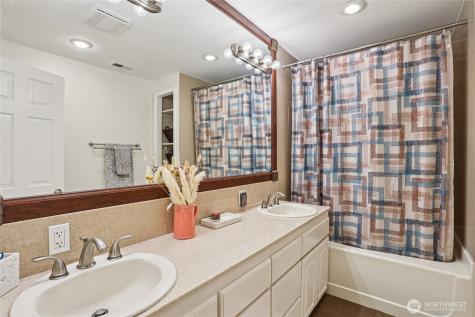 19301 SE 16th Street Sammamish WA 98075