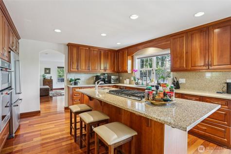 19301 SE 16th Street Sammamish WA 98075