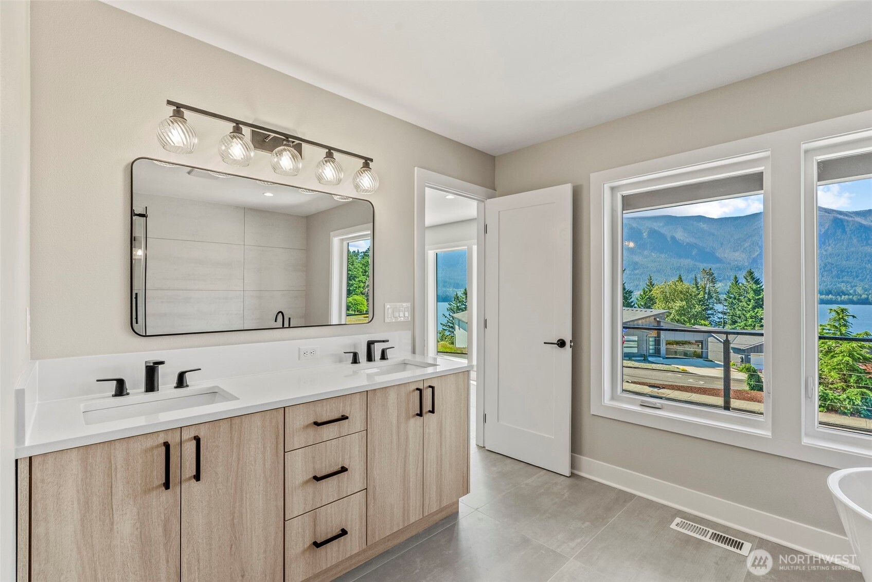 243 NE Hemmingway Drive Stevenson WA 98648