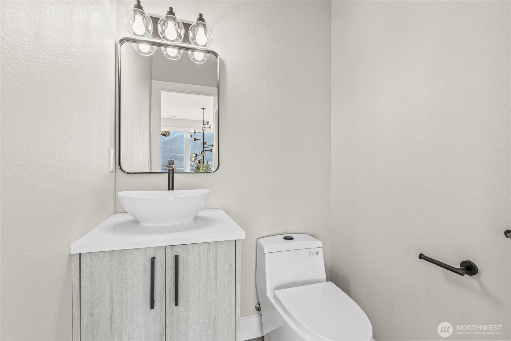 243 NE Hemmingway Drive Stevenson WA 98648