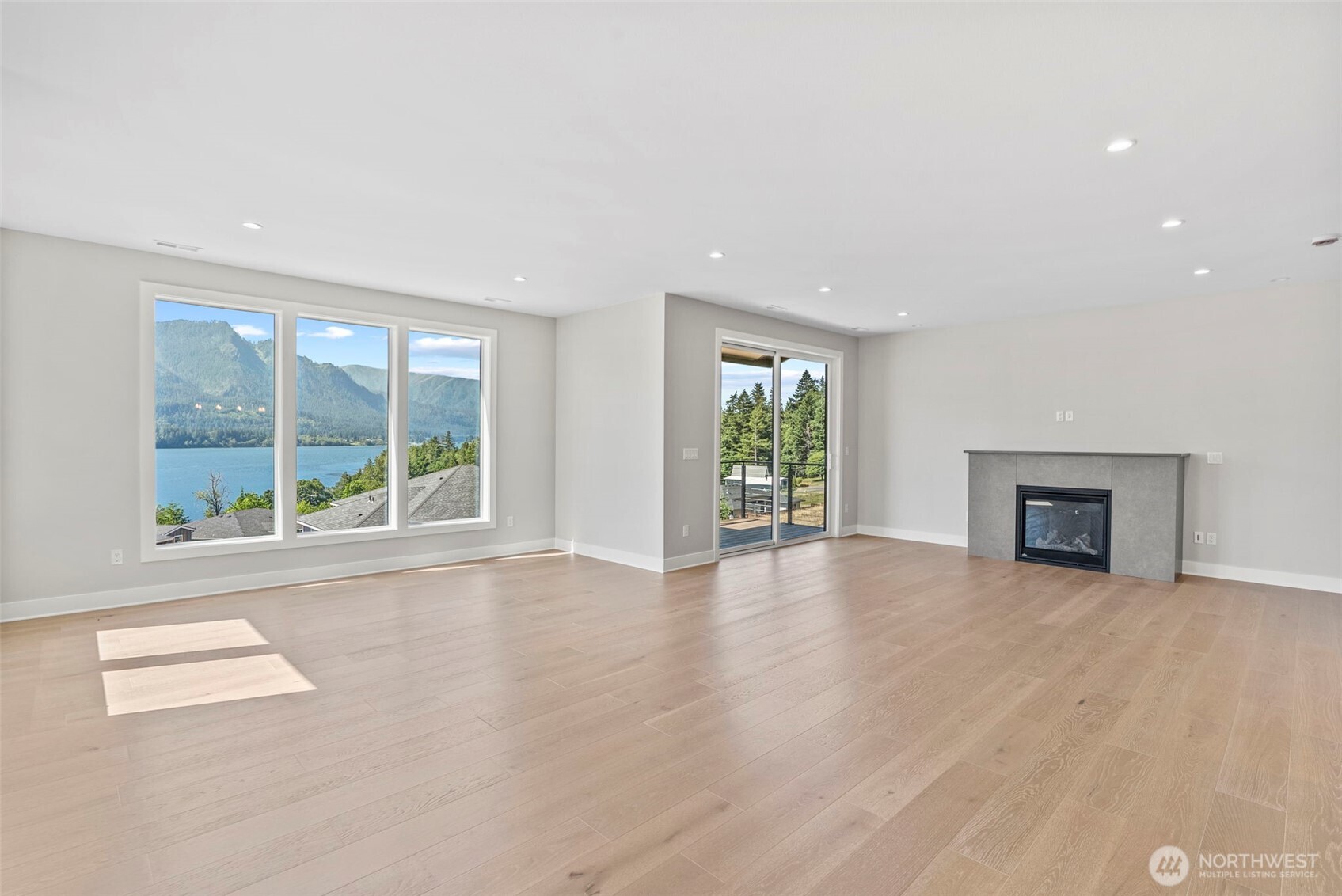 243 NE Hemmingway Drive Stevenson WA 98648