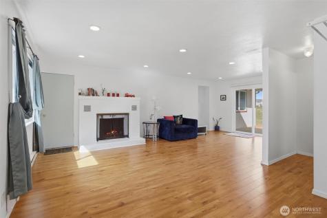 22219 66th Avenue W Mountlake Terrace WA 98043