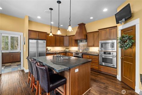 4727 NE Rova Road Poulsbo WA 98370