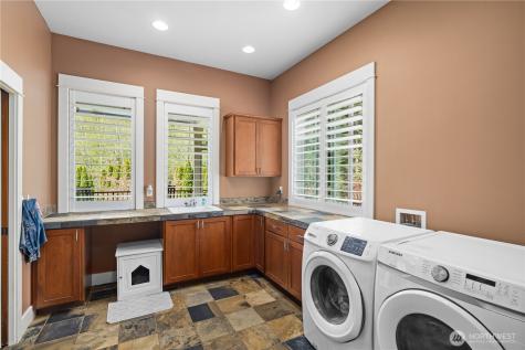 4727 NE Rova Road Poulsbo WA 98370