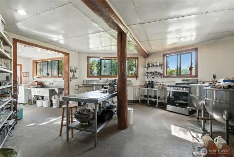 3725 Vineyard Way Kettle Falls WA 99141