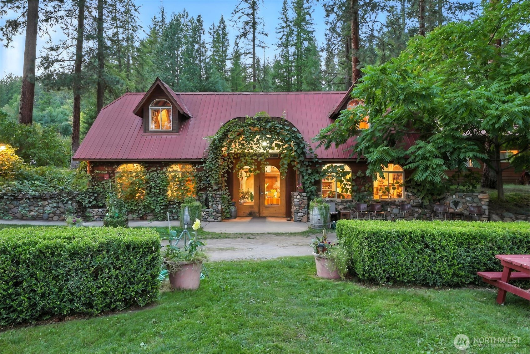 3725 Vineyard Way Kettle Falls WA 99141