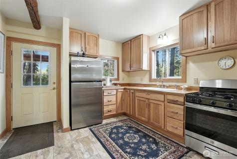 3725 Vineyard Way Kettle Falls WA 99141