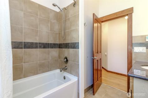1618 Pear Street NE Olympia WA 98506