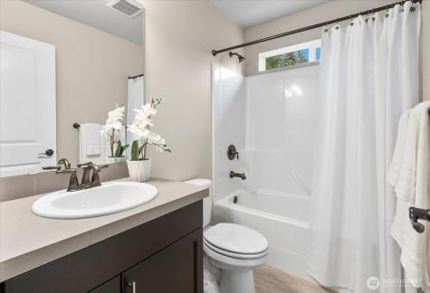 19827 Cypress Way Lynnwood WA 98036