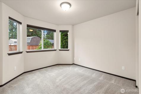 19827 Cypress Way Lynnwood WA 98036