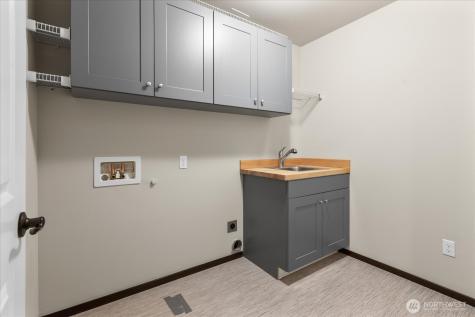 19827 Cypress Way Lynnwood WA 98036