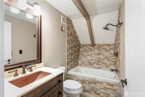 12995 Lake Shore Drive NW Poulsbo WA 98370
