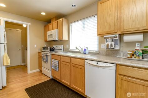2707 9th Street SE Puyallup WA 98374