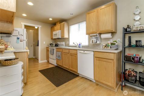 2707 9th Street SE Puyallup WA 98374
