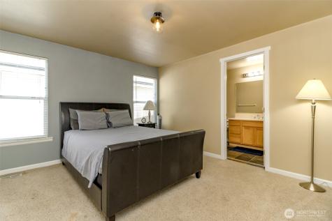 2707 9th Street SE Puyallup WA 98374