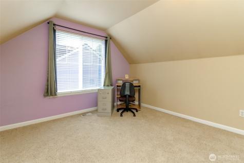 2707 9th Street SE Puyallup WA 98374