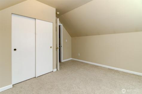 2707 9th Street SE Puyallup WA 98374