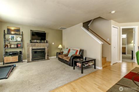 2707 9th Street SE Puyallup WA 98374