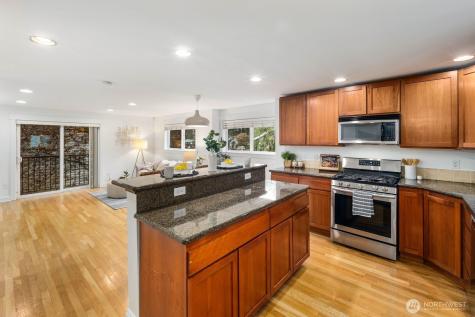 337 N 105th Street Seattle WA 98133