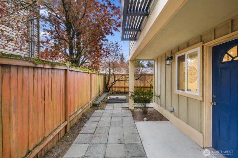 337 N 105th Street Seattle WA 98133