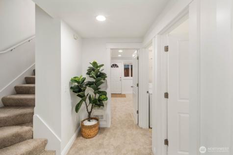 337 N 105th Street Seattle WA 98133