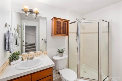 337 N 105th Street Seattle WA 98133