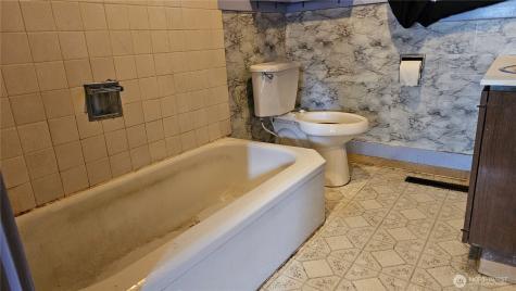 423 S 34th Street Tacoma WA 98418