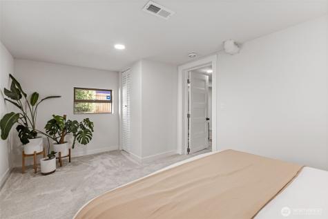 5216 40th Avenue SW Seattle WA 98136