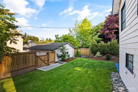 5216 40th Avenue SW Seattle WA 98136