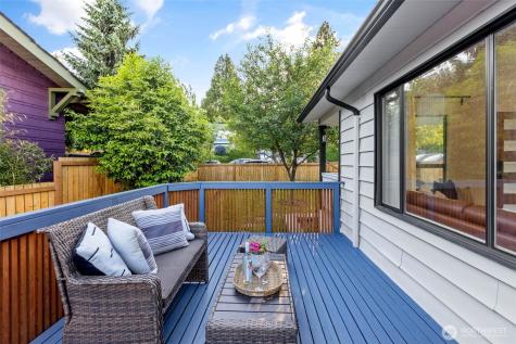 5216 40th Avenue SW Seattle WA 98136