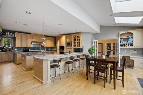 1018 254th Avenue NE Redmond WA 98074