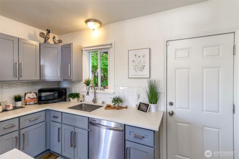 606 S 61st Street Tacoma WA 98408
