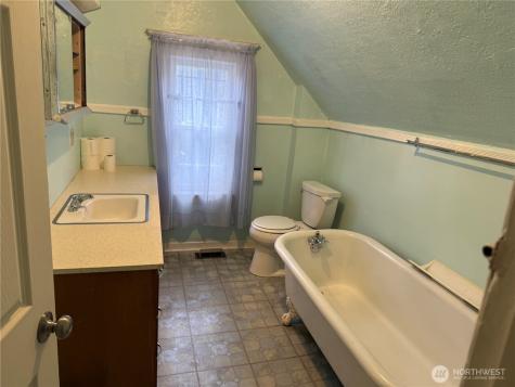 1008 E Denny Way Seattle WA 98122