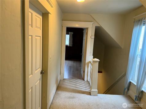 1008 E Denny Way Seattle WA 98122