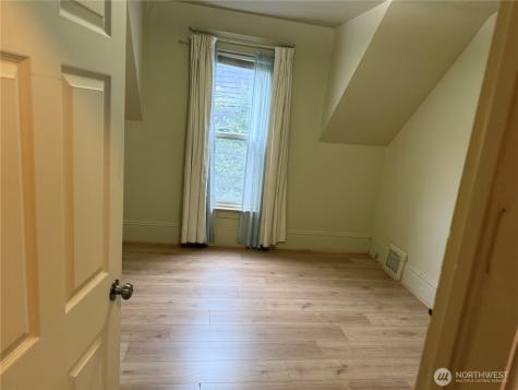 1008 E Denny Way Seattle WA 98122