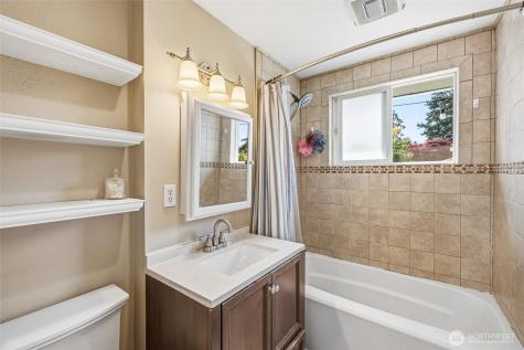 113 S Gardner Road Burlington WA 98233