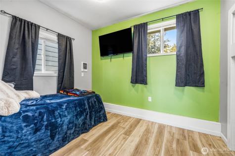 113 S Gardner Road Burlington WA 98233