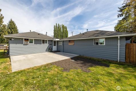 113 S Gardner Road Burlington WA 98233