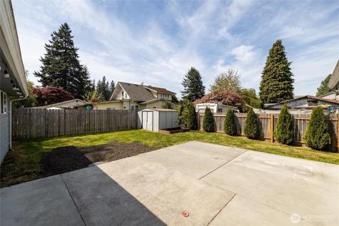 113 S Gardner Road Burlington WA 98233