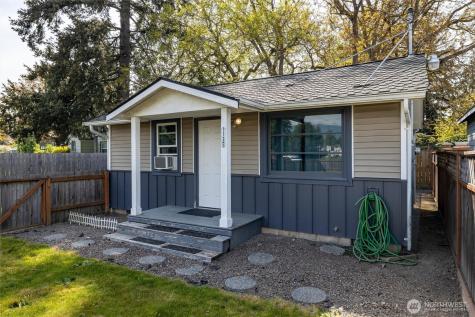 113 S Gardner Road Burlington WA 98233