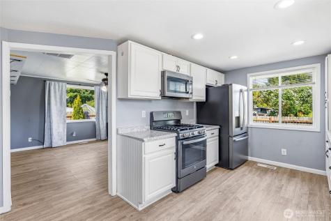 113 S Gardner Road Burlington WA 98233