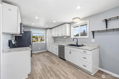 113 S Gardner Road Burlington WA 98233