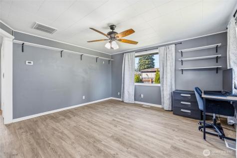 113 S Gardner Road Burlington WA 98233