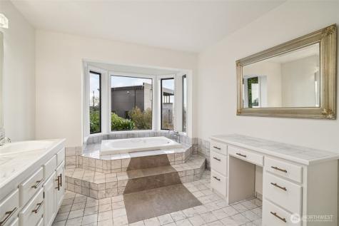 1114 2nd Avenue N Seattle WA 98109