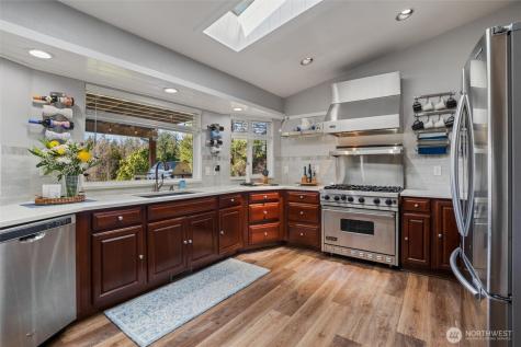 5540 SW Old Clifton Road Port Orchard WA 98367
