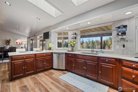 5540 SW Old Clifton Road Port Orchard WA 98367