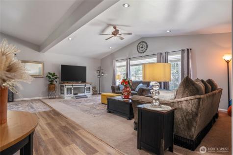 5540 SW Old Clifton Road Port Orchard WA 98367