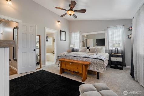 5540 SW Old Clifton Road Port Orchard WA 98367