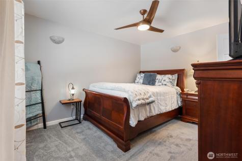 5540 SW Old Clifton Road Port Orchard WA 98367